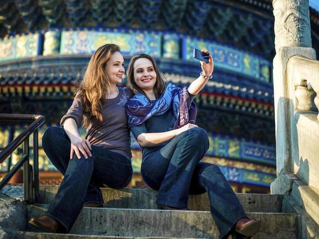 太意外，大量外国游客涌入中国，打着旅游的"幌子"，实则另有目的