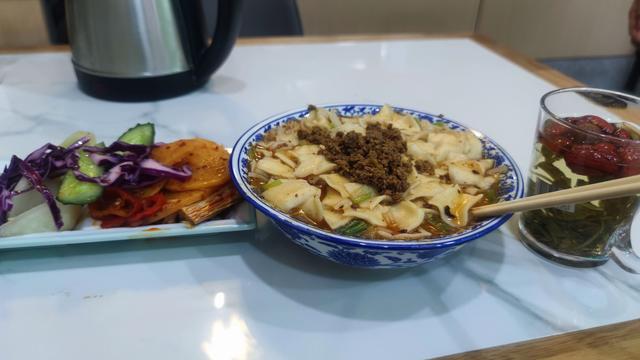 从美食贫乏且贵的拉萨到面食牛羊肉相对便宜的西宁了