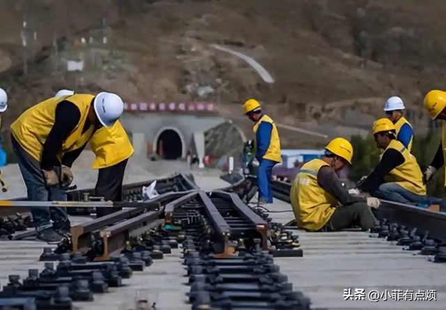 5年前中国铁路负债高达5.76万亿，再看如今的数据，真是令人意外