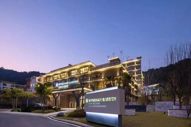 来普洱看“滇超联赛”，住哪更有性价比？丨看滇超 品普洱