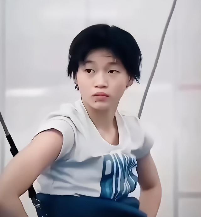 全红婵入学才四天，令人担忧的事情就发生了，网友言论越来越奇怪