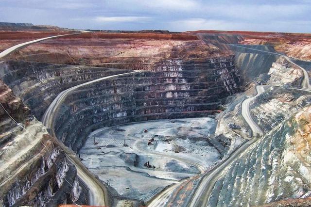 果然不出默克尔所料，27国枪口一致瞄准中国，欧洲正滑向第三世界