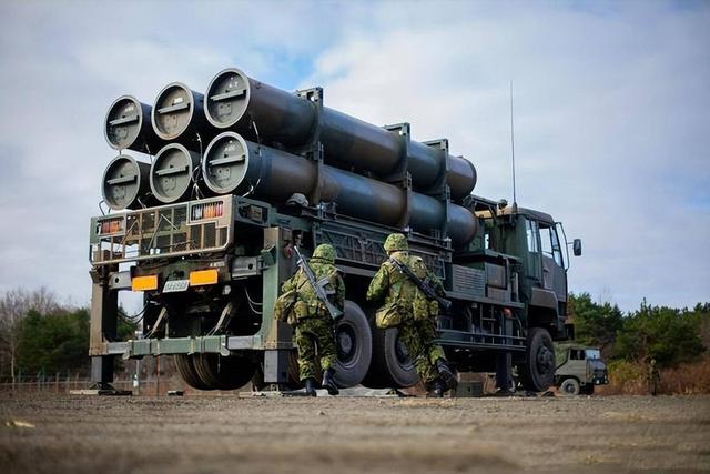 日本已经有动作了，导弹部队逼近台湾，解放军奔赴“第二战场”