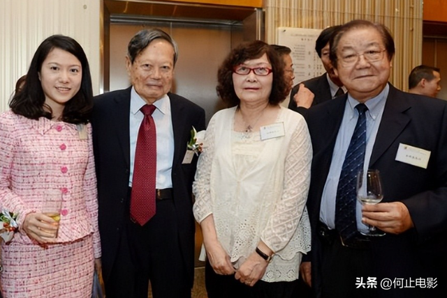 杨振宁家庭情况曝光：三个儿女无人继承物理学，与翁帆关系也很好