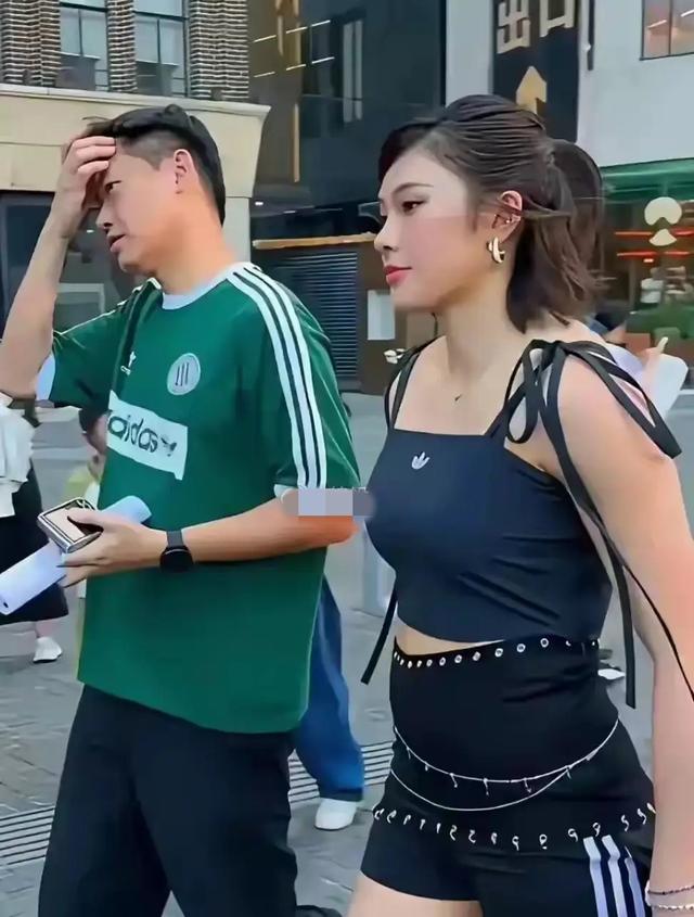 哇，吴艳妮这身体太壮实了，十足的健康美	，这才是女性的标杆