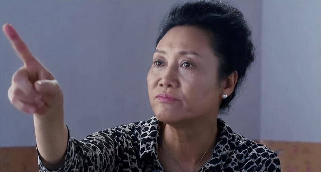 演技再好长得凶也白搭！一脸“凶相”的5位女演员，可惜了好演技