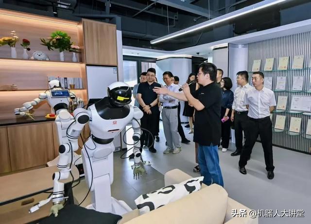 石景山人形机器人数据训练中心打造具身智能机器人训练场中国方案