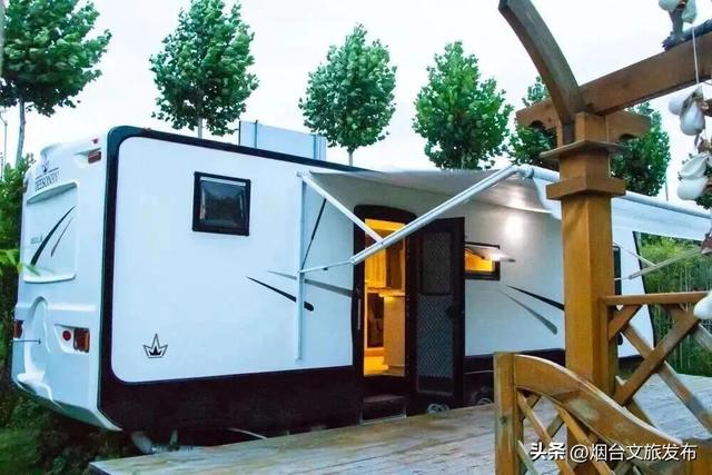 【乐游烟台】烟台塔山房车小镇：木屋烧烤、星空露营，解锁假日新玩法！