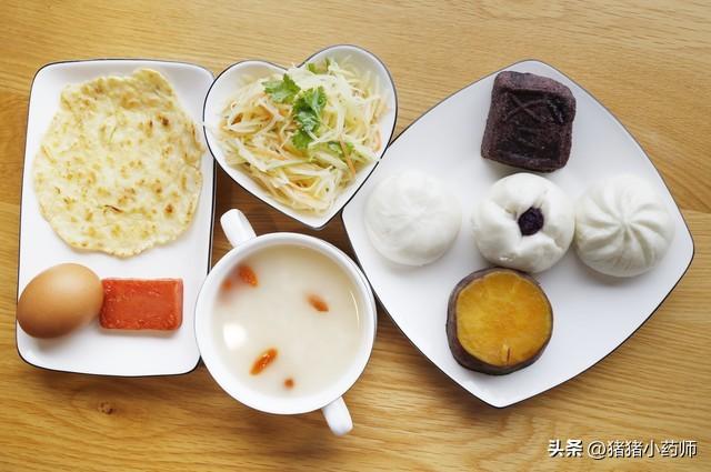 低血压人群饮食指南：3类食物要多吃，4个误区要避开。