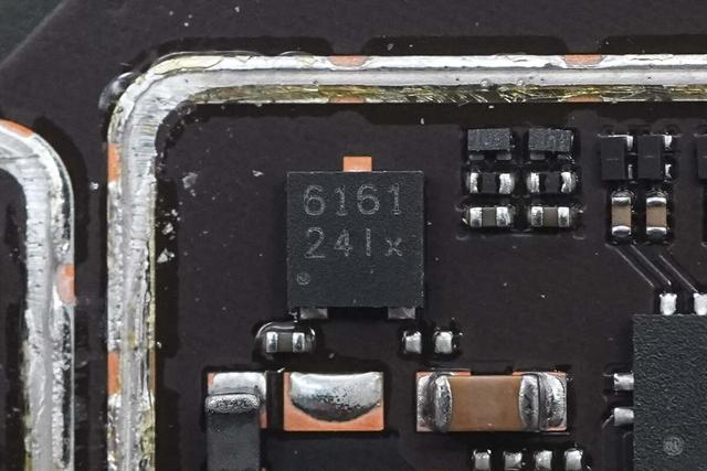 高达1999元售价是怎样的用料做过水准？中兴U60 Pro 5G随身WiFi拆解