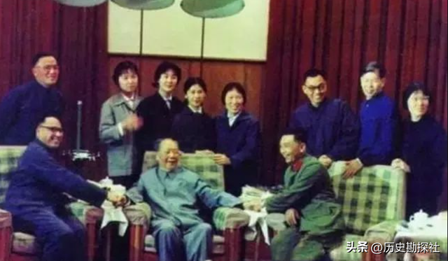 毛主席的机要秘书谢静宜有多美？长相清纯可爱，当过北京市委书记