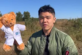 “小熊万米高空出差”火了！网友：会影响飞机飞行吗？图片