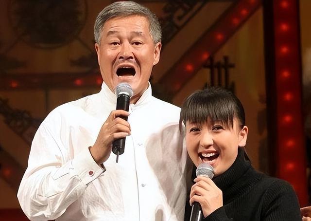 赵本山担心的事发生了！53岁闫学晶最大遗憾	，是没听他一句老人言