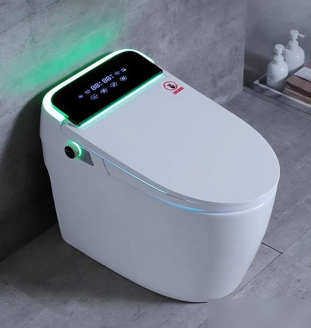 建议大家：“咬咬牙”在卫生间安装3个家电，生活质量大大提高