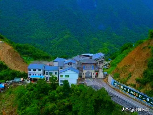 湖北最特殊的地方，位于鄂渝陕交界处，恰似中国版图雄鸡心脏位置