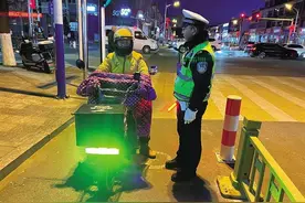 “灯塔计划”护航 大数据研判识别 警企合作共治 让外卖骑手出行更规范图片