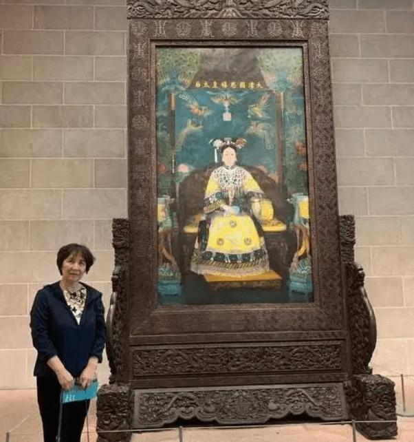 慈禧的“真实照片”,被美国博物馆珍藏至今,这才是她的真实容貌