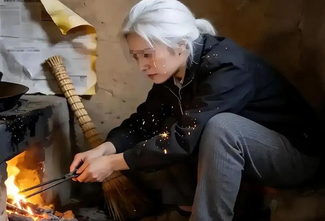 牧民告诉我：在蒙古自驾,远离年轻寡妇,她住在金色的蒙古包，别碰