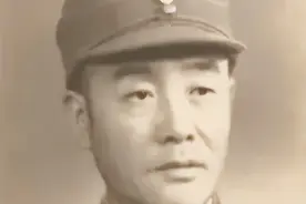 抗战期间，杂牌军出身的施中诚，为何能成为王牌74军第三任军长？图片