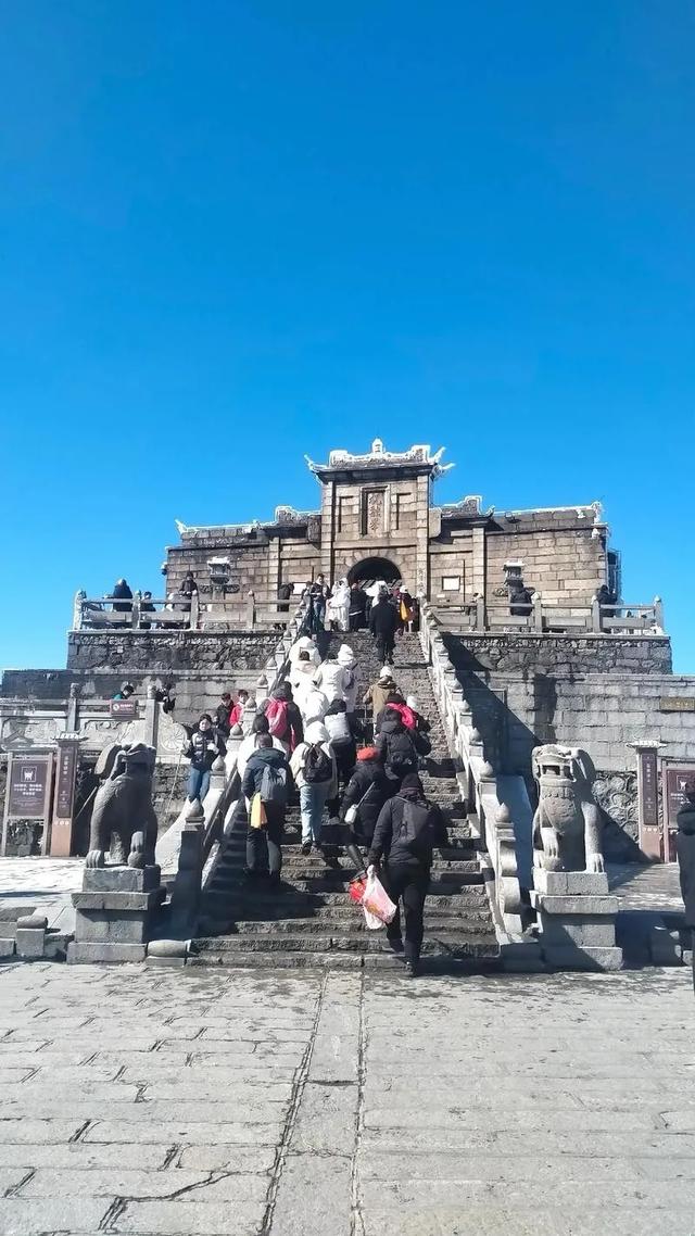 湖南必去十大景点排行榜，这才是湖南最值得去的10个地方，收藏好