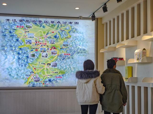 变身文旅地标！开江服务区贴心 “解锁” 千年古寺游览线