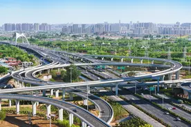 2024年在全国50个主要城市中，石家庄交通拥堵指数同比降幅排名第二图片