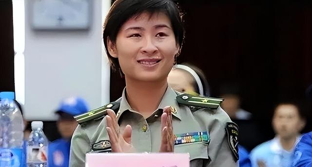 中国首位女航天员，为何回到地面后“销声匿迹”，现在怎么样了？