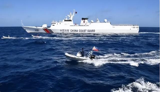 1对2，大对小！菲律宾换了“新打法”，在黄岩岛对中国舰艇连下3次狠手？美国黑手藏不住了