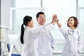 EB病毒，传染性强，一旦感染终身携带！有何危害？如何预防？图片