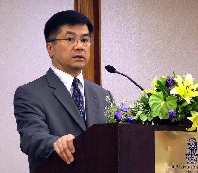 骆家辉警告中国：最好不要自主生产尖端芯片，这不是美国想看到的