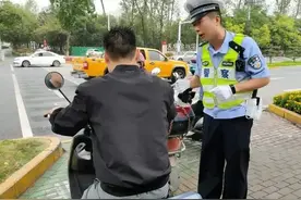 解决60岁以上无驾照骑电动车、三轮车、四轮车上路的2种方案图片