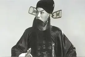 他是马连良大师最好的弟子，其父为何对马大师不屑?图片
