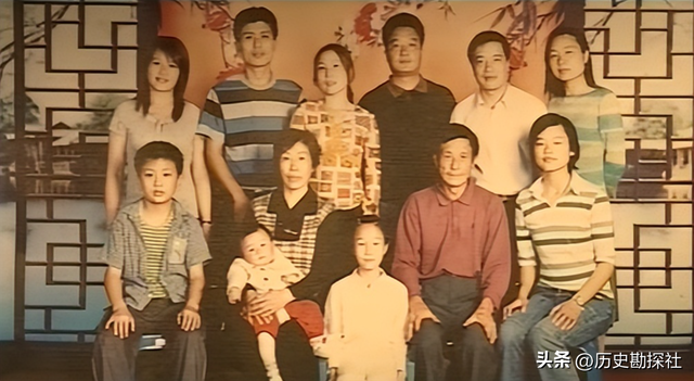 戴笠孙女戴眉曼有多美？长相甜美打扮时髦，与母分别四十年才重逢