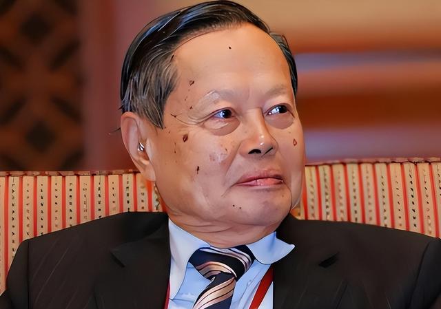 杨振宁去世后，49岁翁帆或没想到，因恢复中国籍 长期捐赠名誉飙升