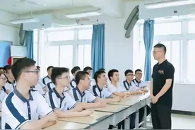 当了10年数学老师才发现，有数学天赋的学生，往往具备这3个特质图片