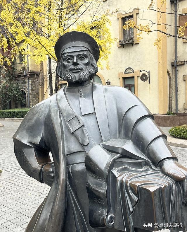 成都超级低调奢华的公园，色彩斑斓，被严重低估，公交车直达！