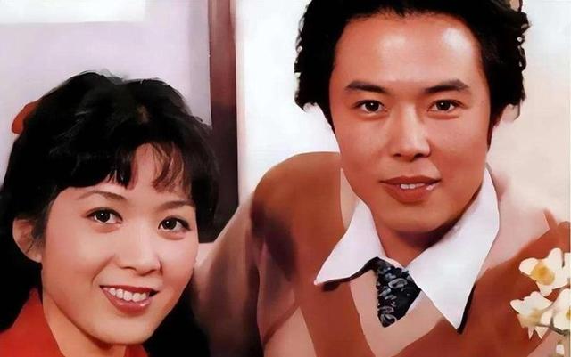 天道好轮回！68岁瘫坐在轮椅上的张铁林，已然活成了“笑话”