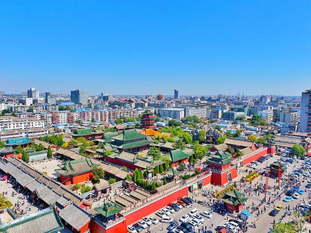 我是贵州人，从开封和洛阳旅行回来，实话实说两座城市差距太大了