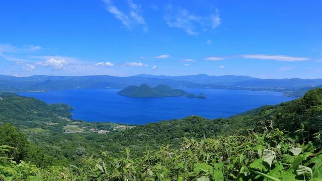 北海道「洞爷湖」四季自由行攻略：春天看梅赏樱、秋天游湖观枫