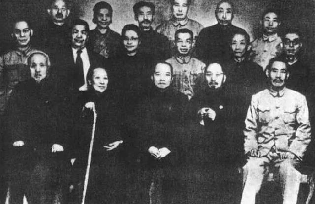 毛主席提名一人当副主席，众人反对，周总理：当初听他的不用长征