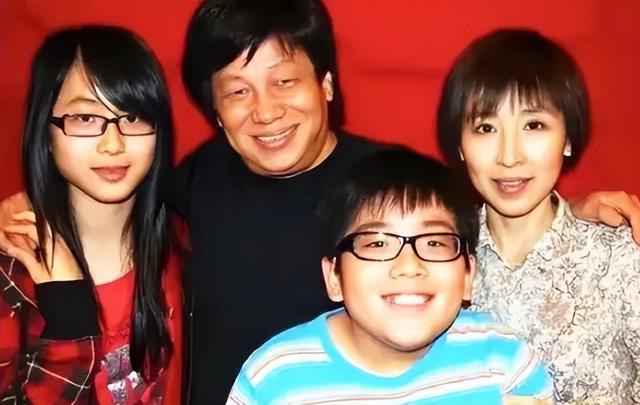 牛鬼蛇神现原形！梁小龙去世消息曝光不到24小时，恶心的事发生了