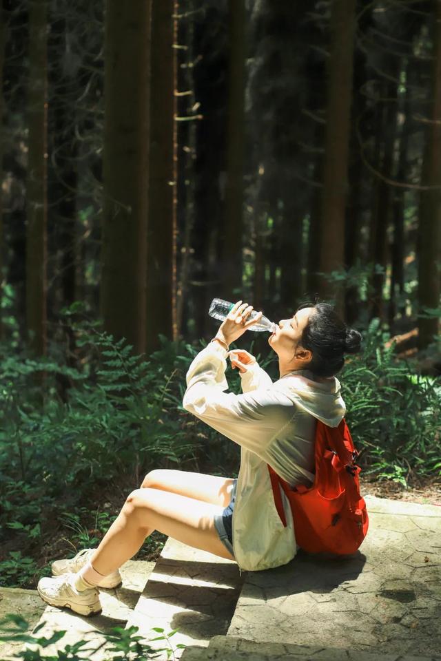 周末就冲！成都出发1.5H飙拢25℃峡谷瀑布森林吸氧！