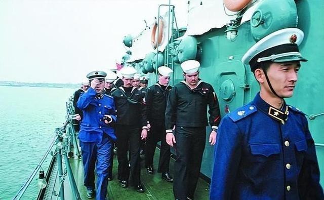 首次访华就不尊重我国？中国当场撤走仪仗队：摆正态度再来吧！