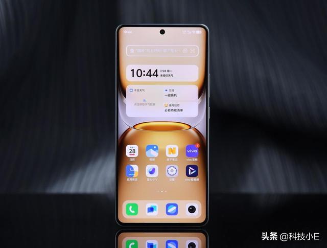 iQOO豁出去，天玑9400+8000mAh大电池，512GB顶配国补后2549元