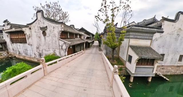 浙江这个假古镇火了，斥资50亿打造却不要门票，游客直呼过瘾