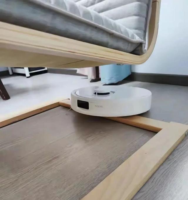 扫地机器人为什么“卖不动”了？用了两年，我换回拖把了