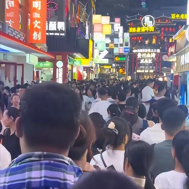 贵州已经失守！全国游客哪里是来避暑的，分明是来“攻占”城邦的