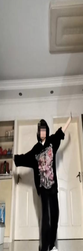 笑死了！江苏娃苦读十二年考了个离家1.4公里的学校，4分钟就到了