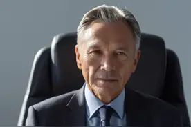 领导儿子结婚,给所有同事发请帖唯独没给我,我主动送上红包图片