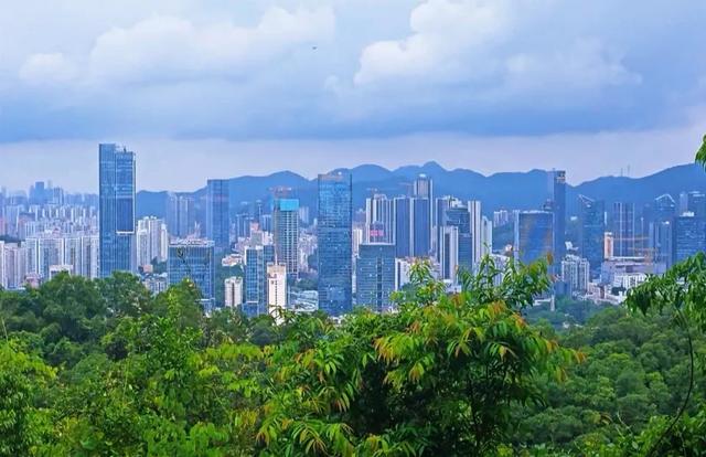 深圳最佳山顶观光平台之一，笔架山顶观光台，罗湖风光太壮观了